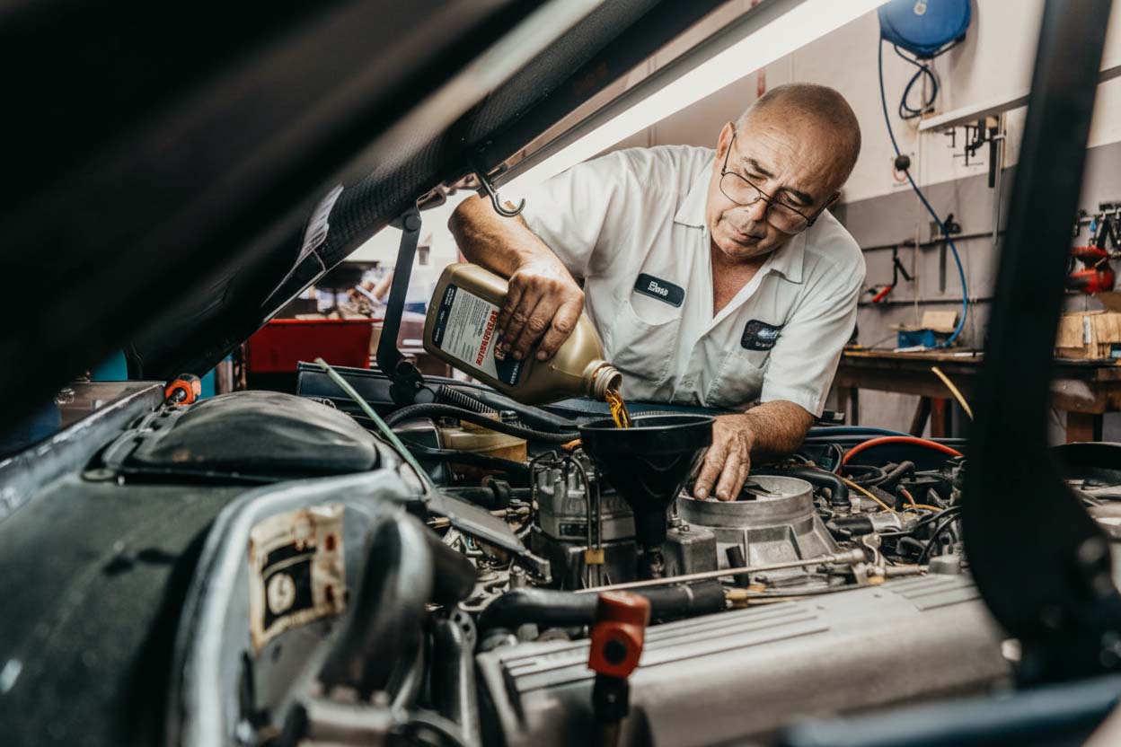 How Often Should You Change Oil in a Mercedes in Miami?